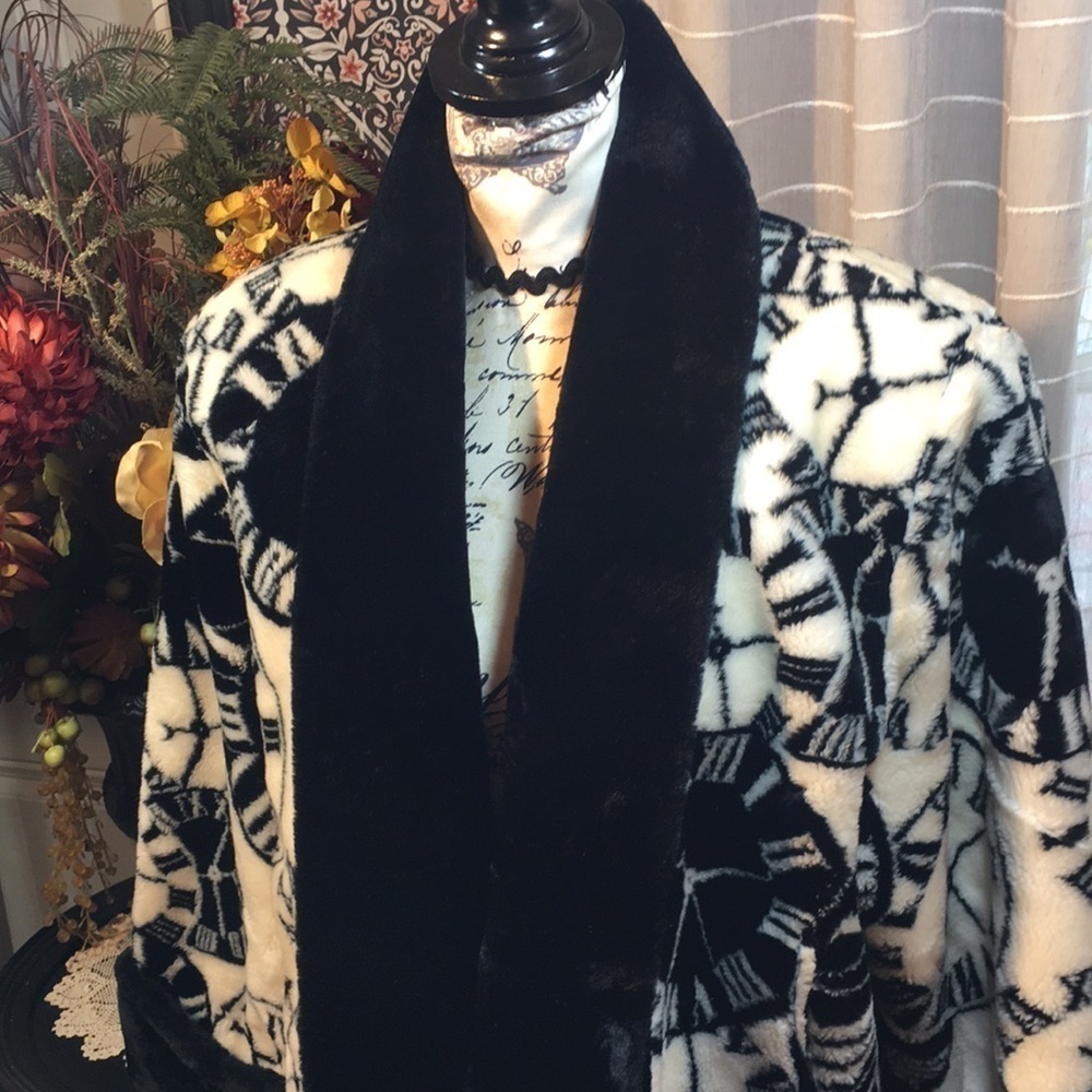 Plush soft open front rolled cuff coat - Picture 2 of 10